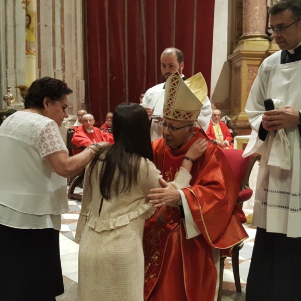 Vigilia de Pentecostés y confirmaciones de adultos