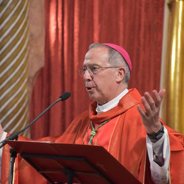 Treinta y tres adultos reciben el don del Espíritu en Pentecostés