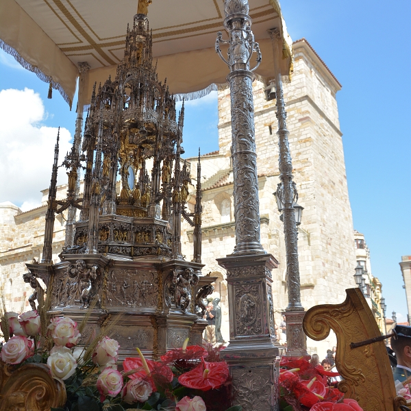 Un Corpus que dejó pequeña la Catedral