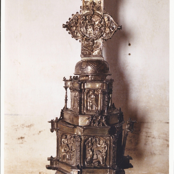 Cruz de la iglesia de San Nicolás de Castroverde de Campos