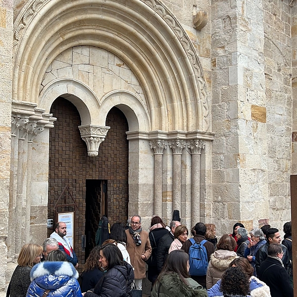 Profesores de religión de diferentes generaciones celebran un día de formación y convivencia