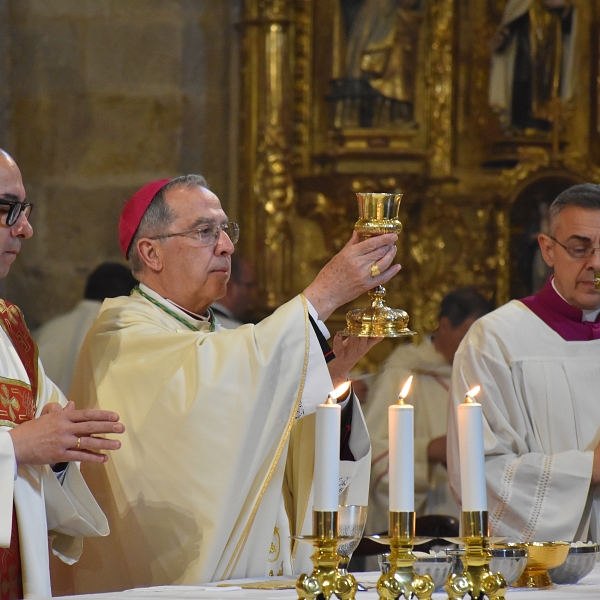 La Iglesia de Zamora culmina el Triduo Pascual con la alegría de la Resurrección