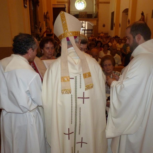 Eucaristía y unción en la iglesia de Villarrín