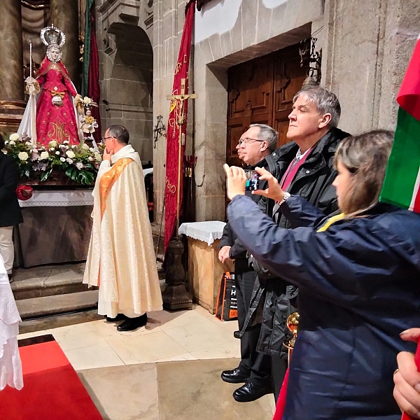 Medio millar de zamoranos en Santiago acompañando a la Virgen de la Concha