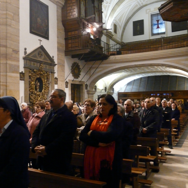 El obispo preside la vigilia de la Inmaculada en la iglesia de San Torcuato