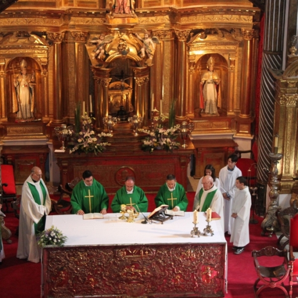 Toma de posesión de los nuevos sacerdotes en S. Ildefonso