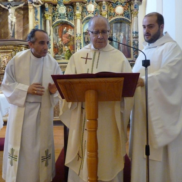 Eucaristía y unción en la iglesia de Villarrín