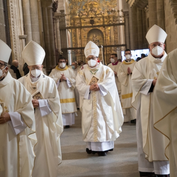 Ordenación y toma de posesión de don Fernando