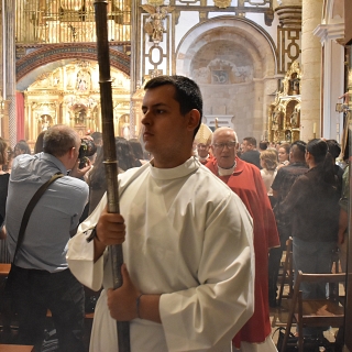 Treinta y tres adultos reciben el don del Espíritu en Pentecostés