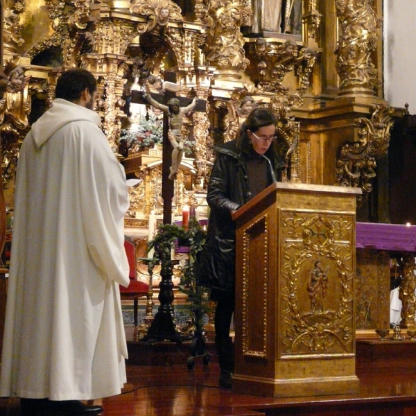 El obispo preside la vigilia de la Inmaculada en la iglesia de San Torcuato