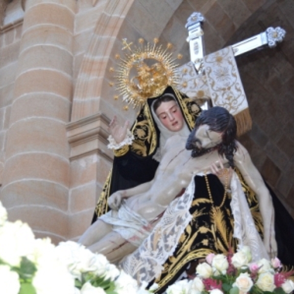 Procesión de Nuestra Madre coronada