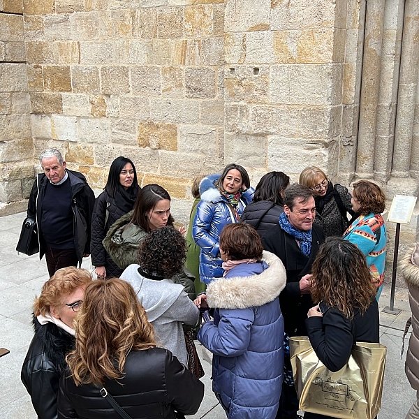 Profesores de religión celebran un día de formación y convivencia con sus compañeros jubilados