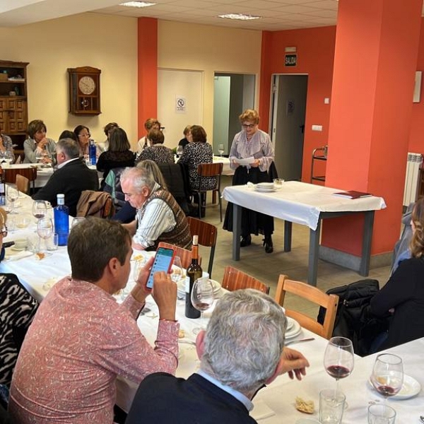 Profesores de religión celebran un día de formación y convivencia con sus compañeros jubilados