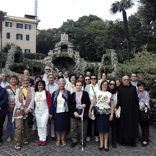 Catequistas de la región en Roma