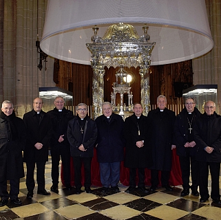 Los obispos de Castilla y León visitan la catedral de Palencia