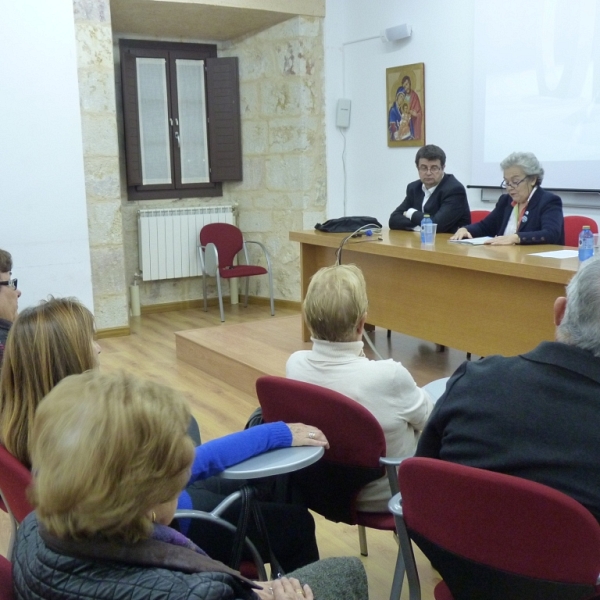 Charla de la presidenta de Manos Unidas