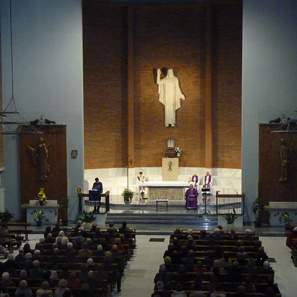 Imposición de la ceniza en Cristo Rey