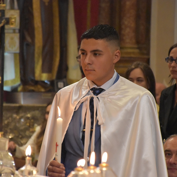 Treinta y tres adultos reciben el don del Espíritu en Pentecostés