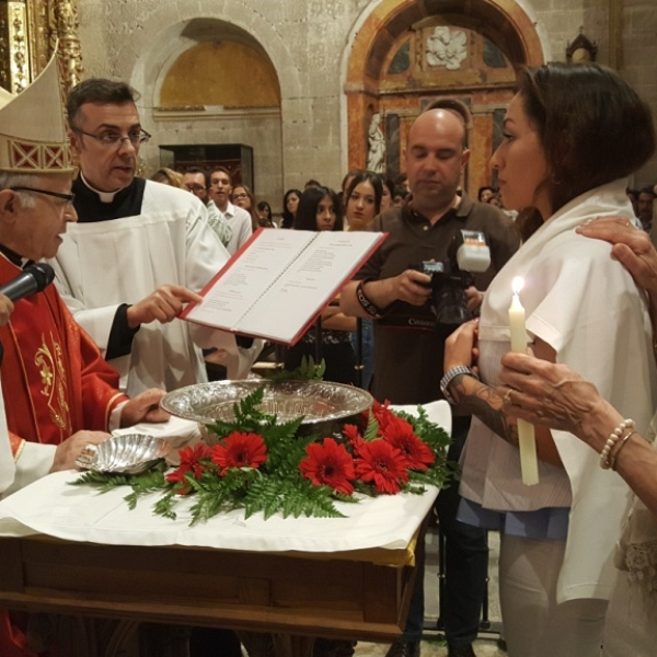 Vigilia de Pentecostés y confirmaciones de adultos