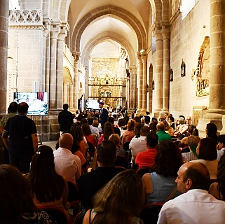 El Corpus transforma las calles de Zamora en un altar de fe