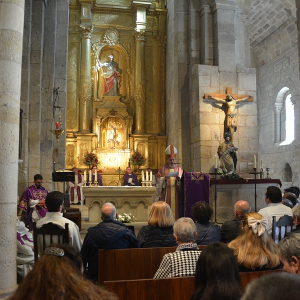 Enrique Alonso y Víctor Jambrina celebran el rito de admisión a las sagradas órdenes