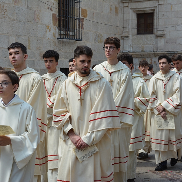 Un Corpus que dejó pequeña la Catedral