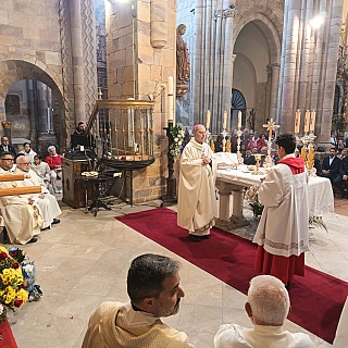 Benavente celebra la Veguilla con una llamada a ser bálsamo y esperanza