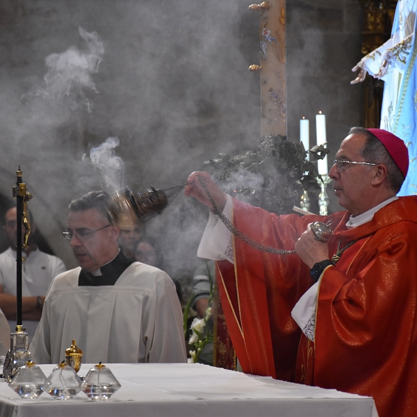 Treinta y tres adultos reciben el don del Espíritu en Pentecostés