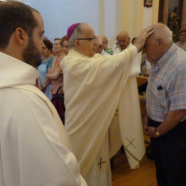 Eucaristía y unción en la iglesia de Villarrín