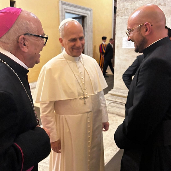 Audiencia general y besamanos con el Santo Padre