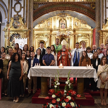 Treinta y tres adultos reciben el don del Espíritu en Pentecostés