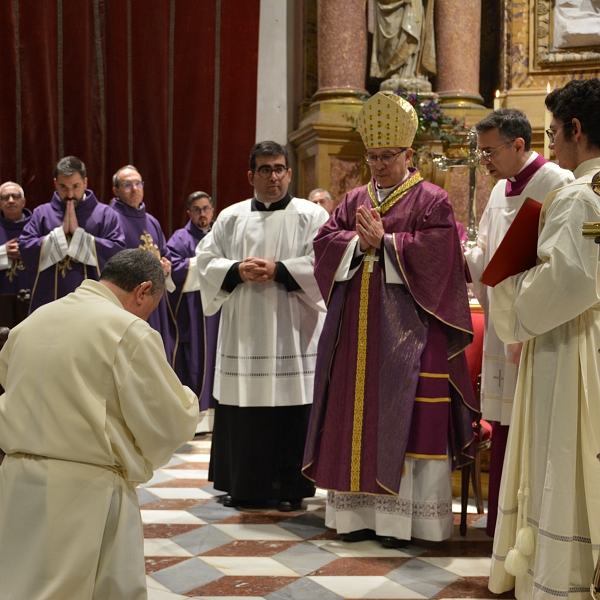 Ordenación de Antonio Vela