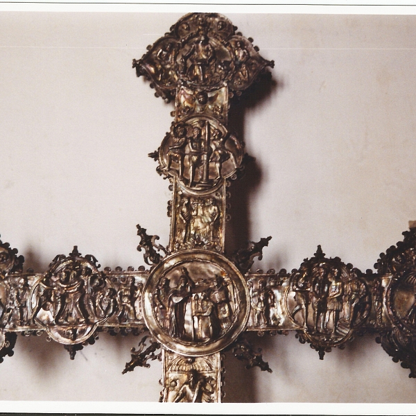Cruz de la iglesia de San Nicolás de Castroverde de Campos