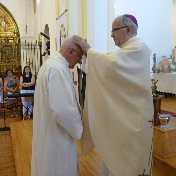 Eucaristía y unción en la iglesia de Villarrín