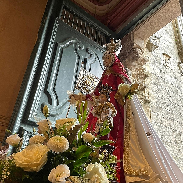 Medio millar de zamoranos en Santiago acompañando a la Virgen de la Concha