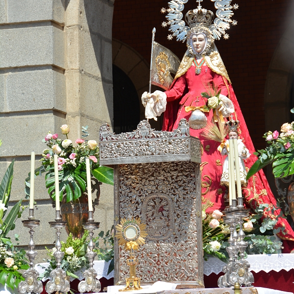 Un Corpus que dejó pequeña la Catedral