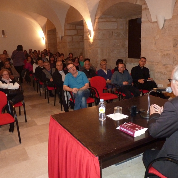 Conferencia de Gregorio Martínez