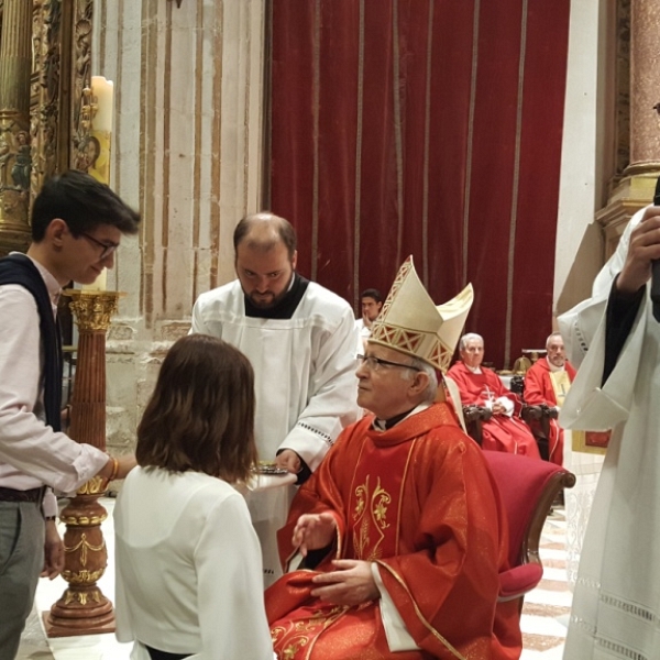 Vigilia de Pentecostés y confirmaciones de adultos