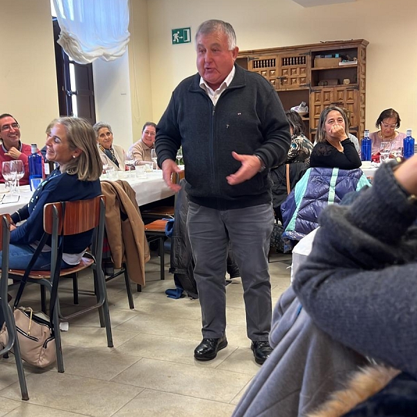 Profesores de religión celebran un día de formación y convivencia con sus compañeros jubilados