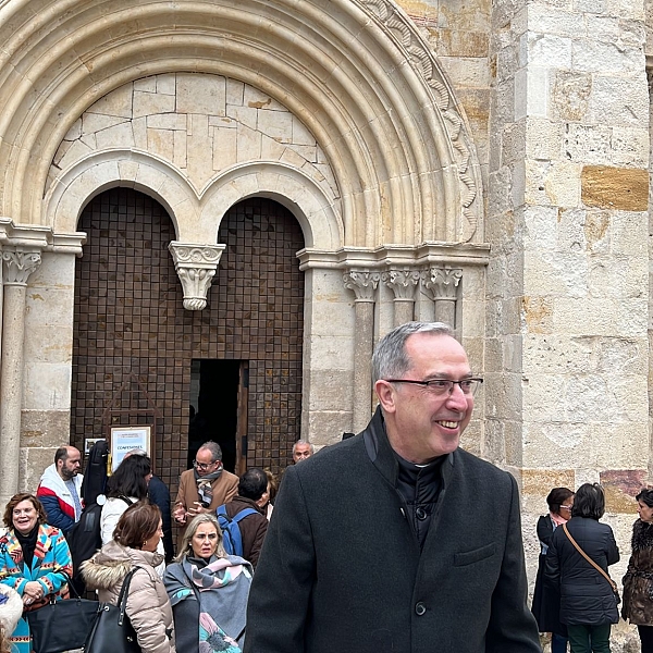 Profesores de religión de diferentes generaciones celebran un día de formación y convivencia