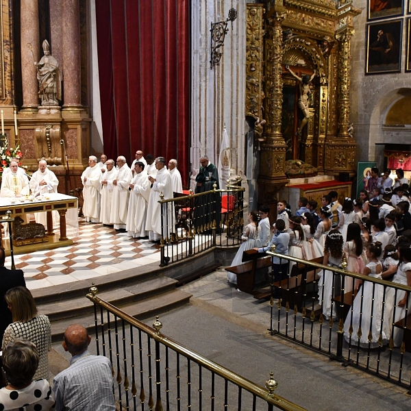 El Corpus transforma las calles de Zamora en un altar de fe