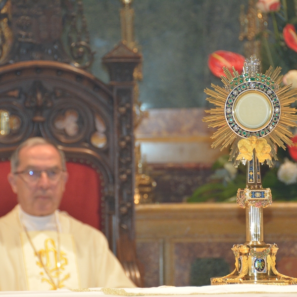 Un Corpus que dejó pequeña la Catedral