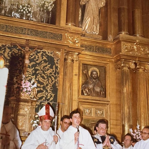 Hoy hace 40 años que fue ordenado sacerdote nuestro obispo ¡Felicidades D. Fernando!