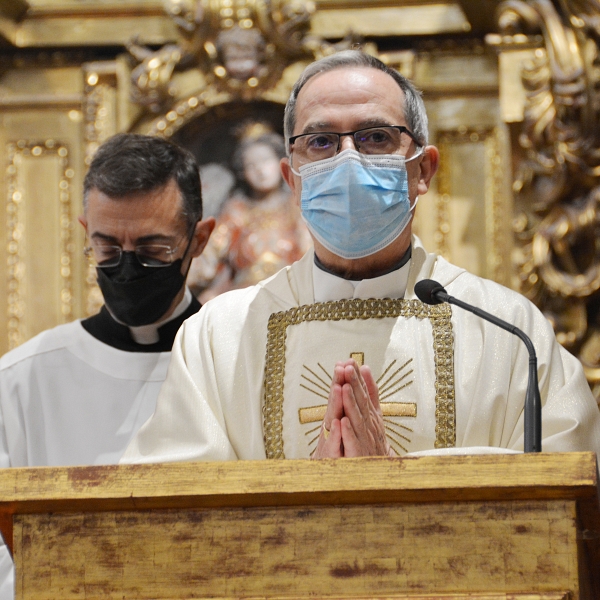 El obispo preside la eucaristía de la Virgen del Pilar, patrona de la Guardia Civil