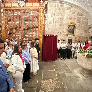 Treinta y tres adultos reciben el don del Espíritu en Pentecostés