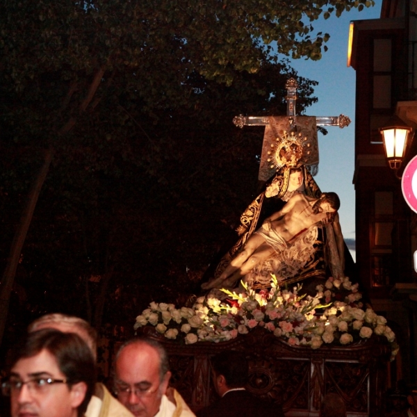 Procesión de Nuestra Madre coronada