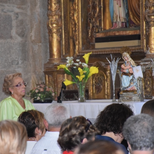 El obispo en Fermoselle tras el incendio