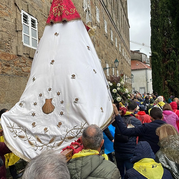 Medio millar de zamoranos en Santiago acompañando a la Virgen de la Concha