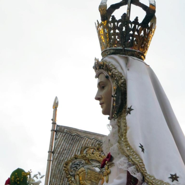 Salida de la Virgen de la Concha (Romería La Hiniesta)