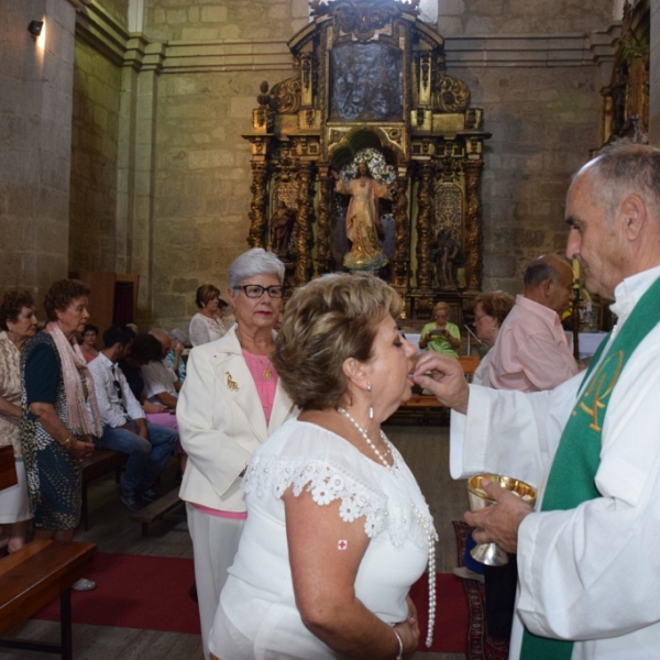 El obispo en Fermoselle tras el incendio